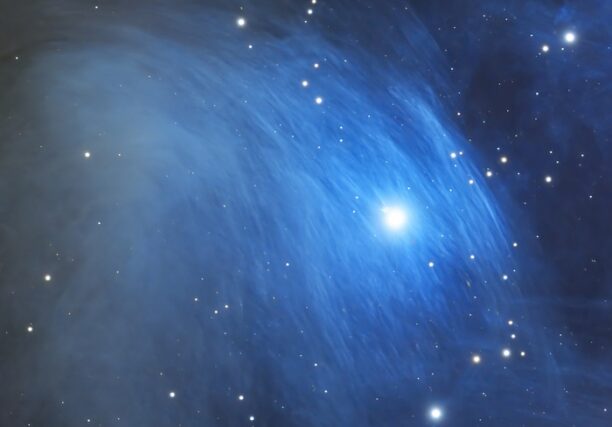 Загадочная туманность NGC 1435 и облачко IC 349